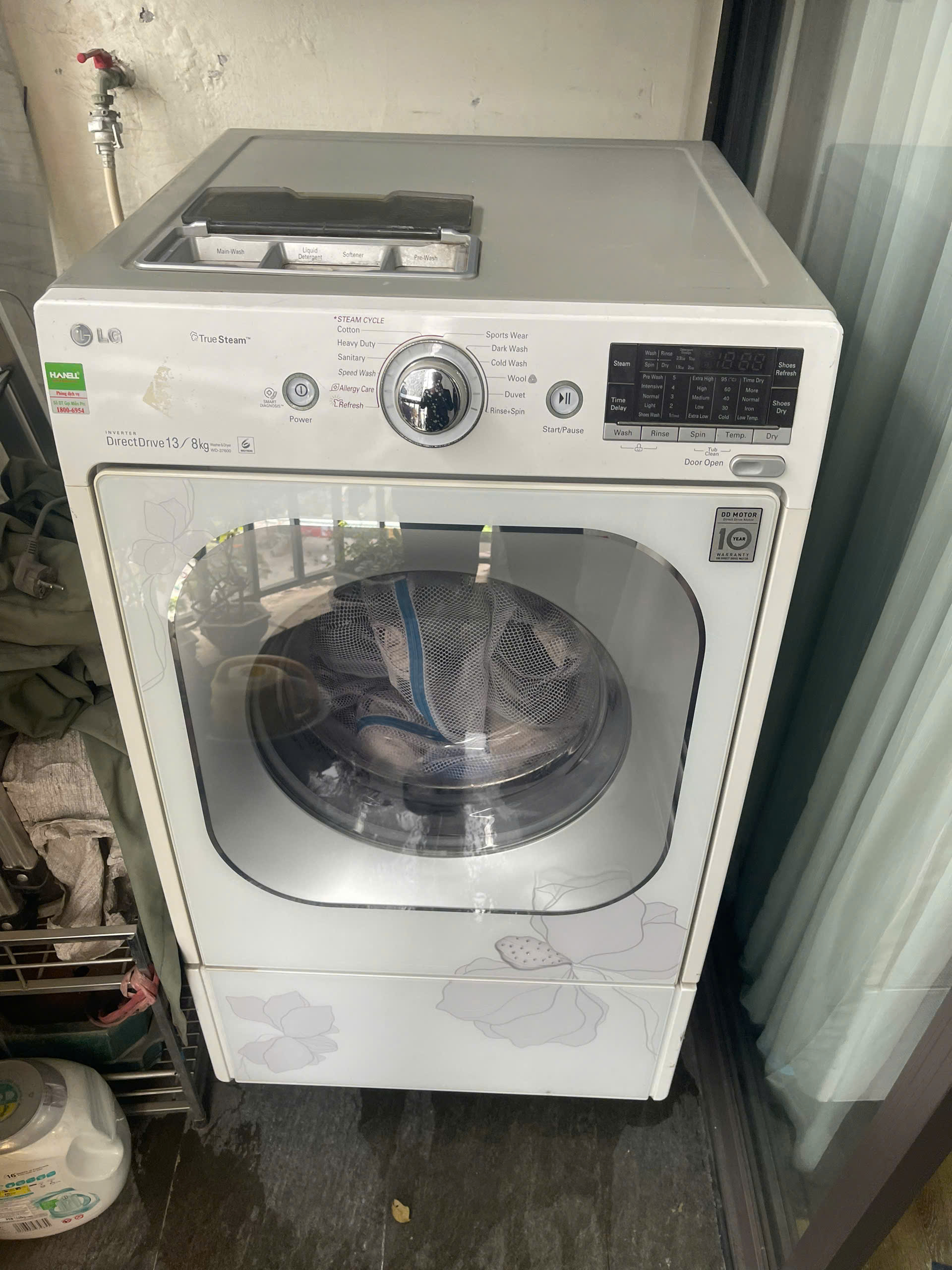 Kỹ thuật viên xử lý mọi sự cố hư hỏng máy giặt LG tại nhà khách hàng Kỹ thuật viên xử lý mọi sự cố hư hỏng máy giặt LG tại nhà khách hàng